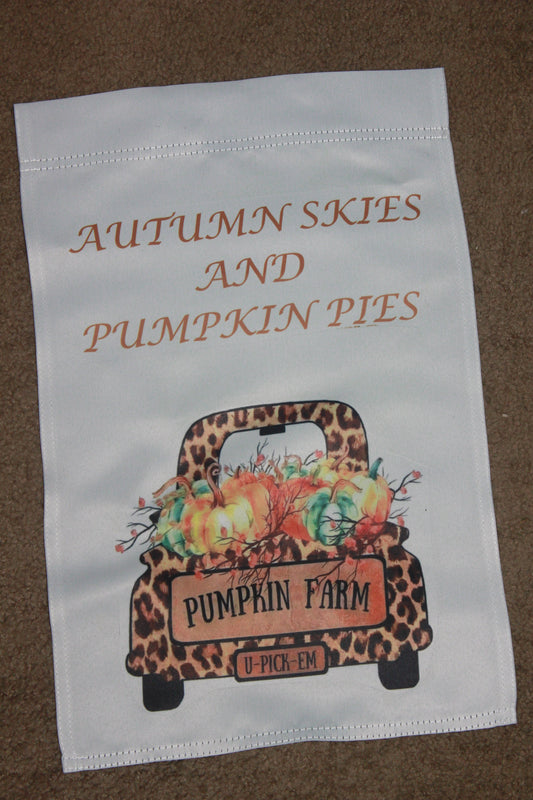 Garden Flag - Autumn skies and pumpkin pies