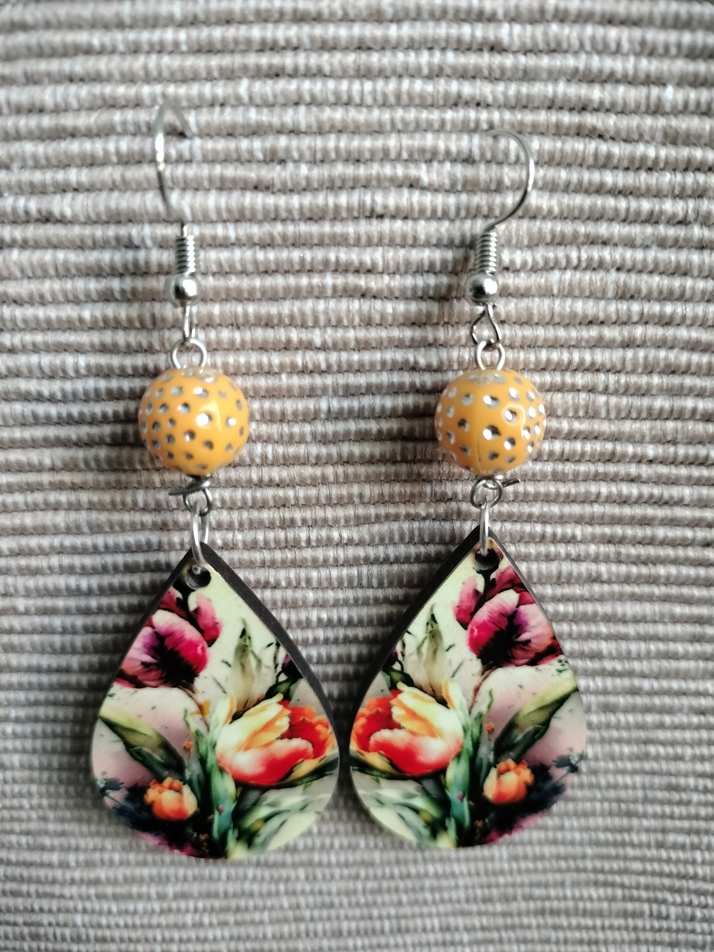 Tear drop Earrings - Beaded Peach Tulip